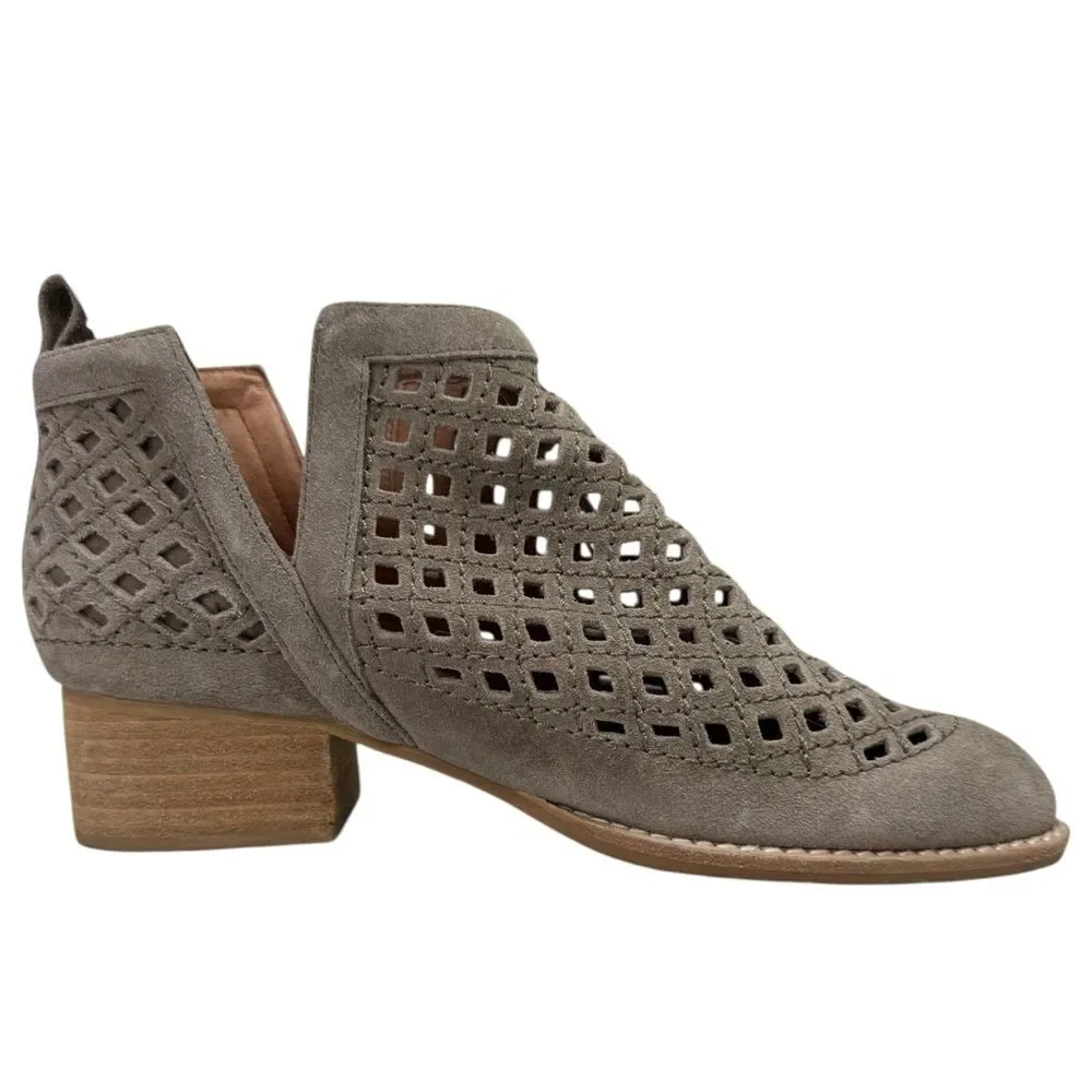 Jeffrey Campbell description featuring
